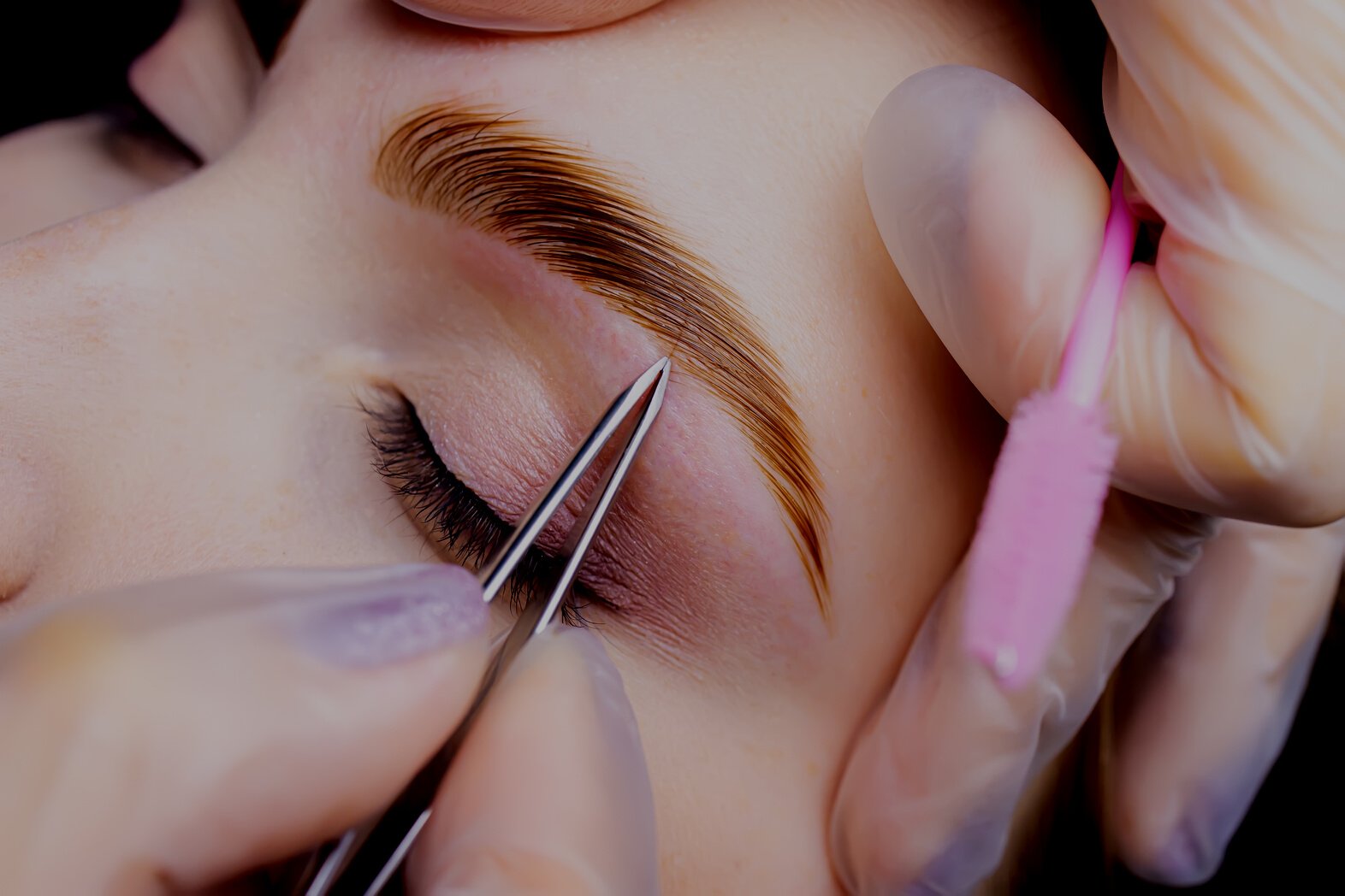 Thinning of Eyebrow Hairs after Eyebrow Coloring and Lamination